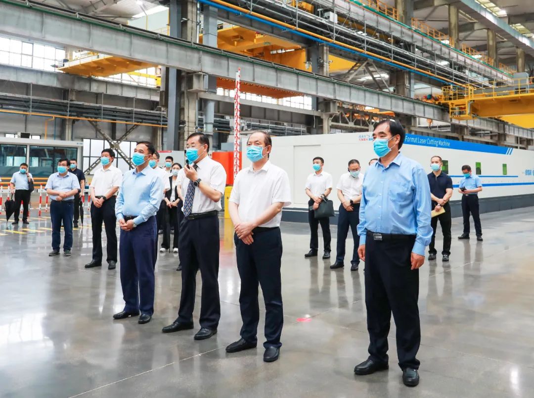 1657153320193633.jpg 2022年7月5日安伟一行到来(k1体育首台套产品示范基地生产车间).jpg