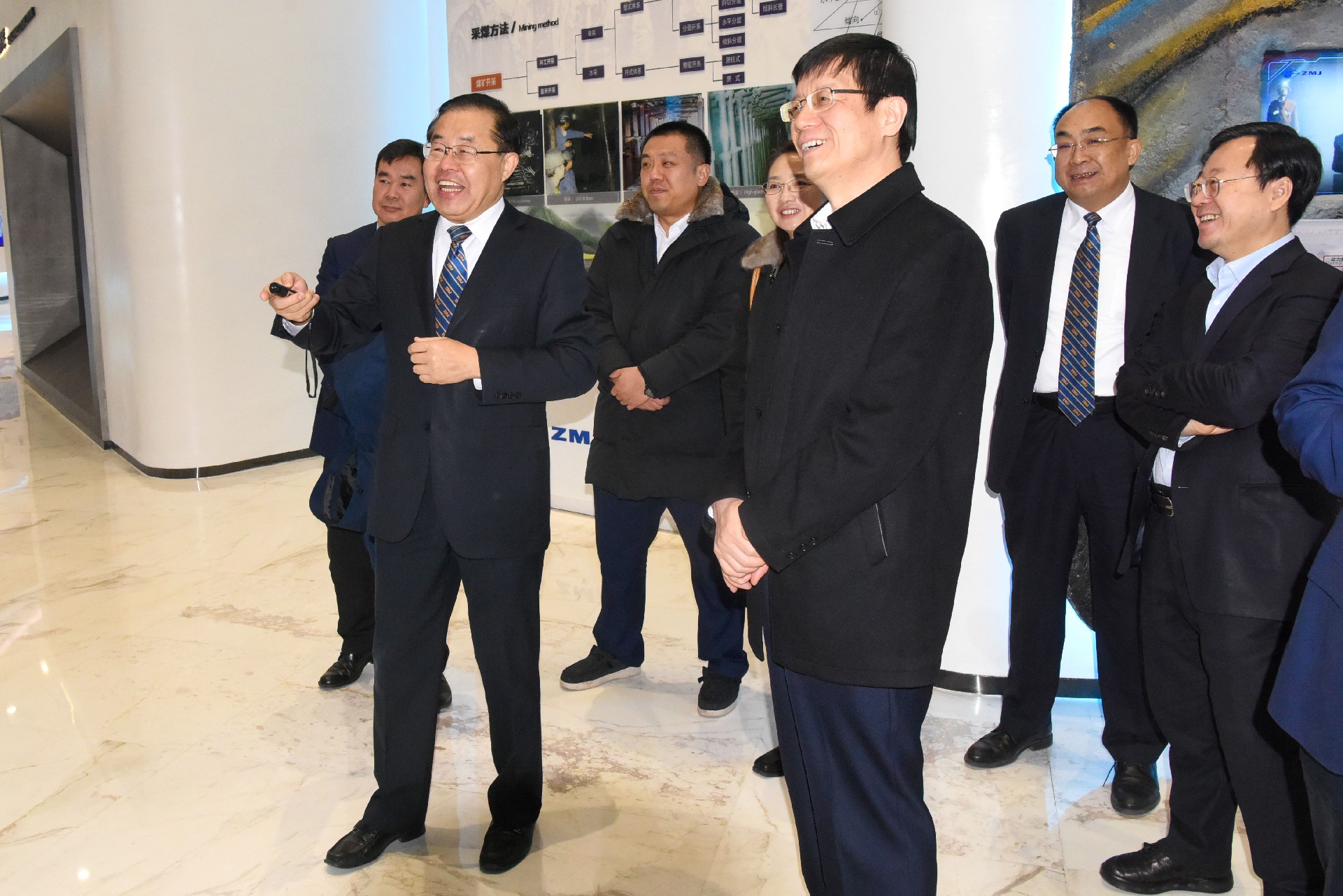 1704363204118209.jpg 3.jpg